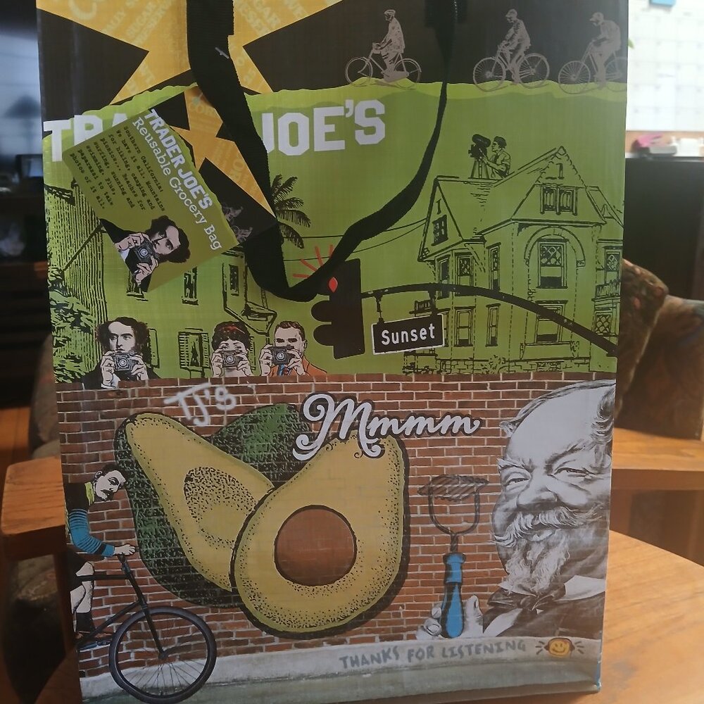 Trader Joe's Chic California Reusable Bag! Mmmmm Avocado!
